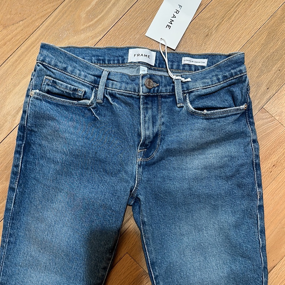 Frame Crop Jeans - Picture 2 of 7